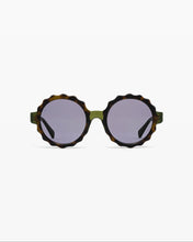 Load image into Gallery viewer, The Lily