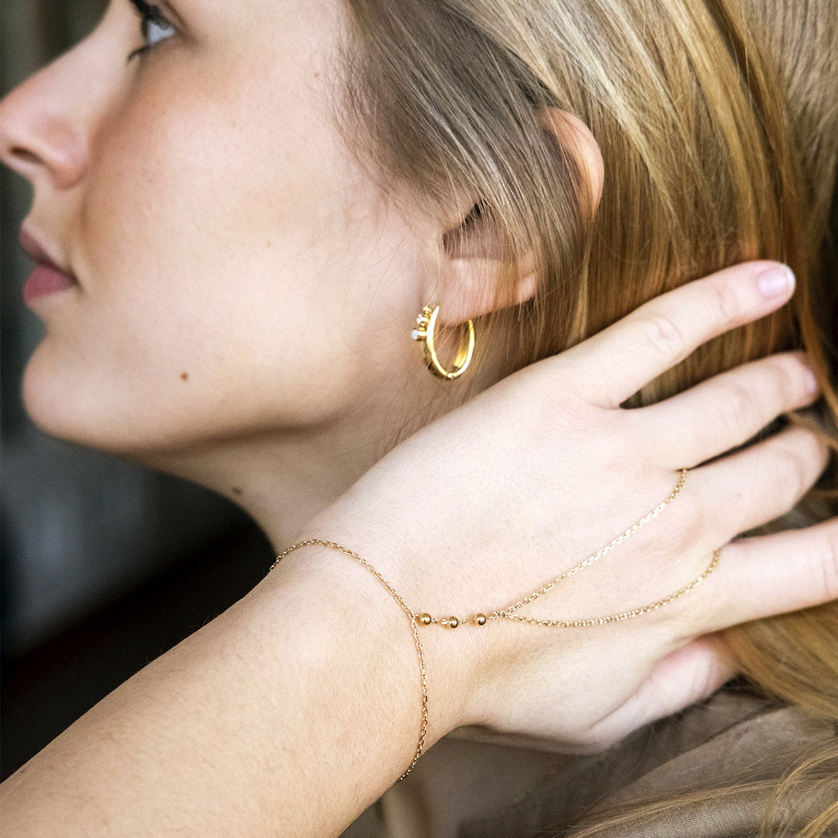 Salia Hand Jewel