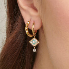 Load image into Gallery viewer, Earring Chakra Mystic
