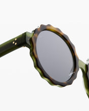 Load image into Gallery viewer, The Lily
